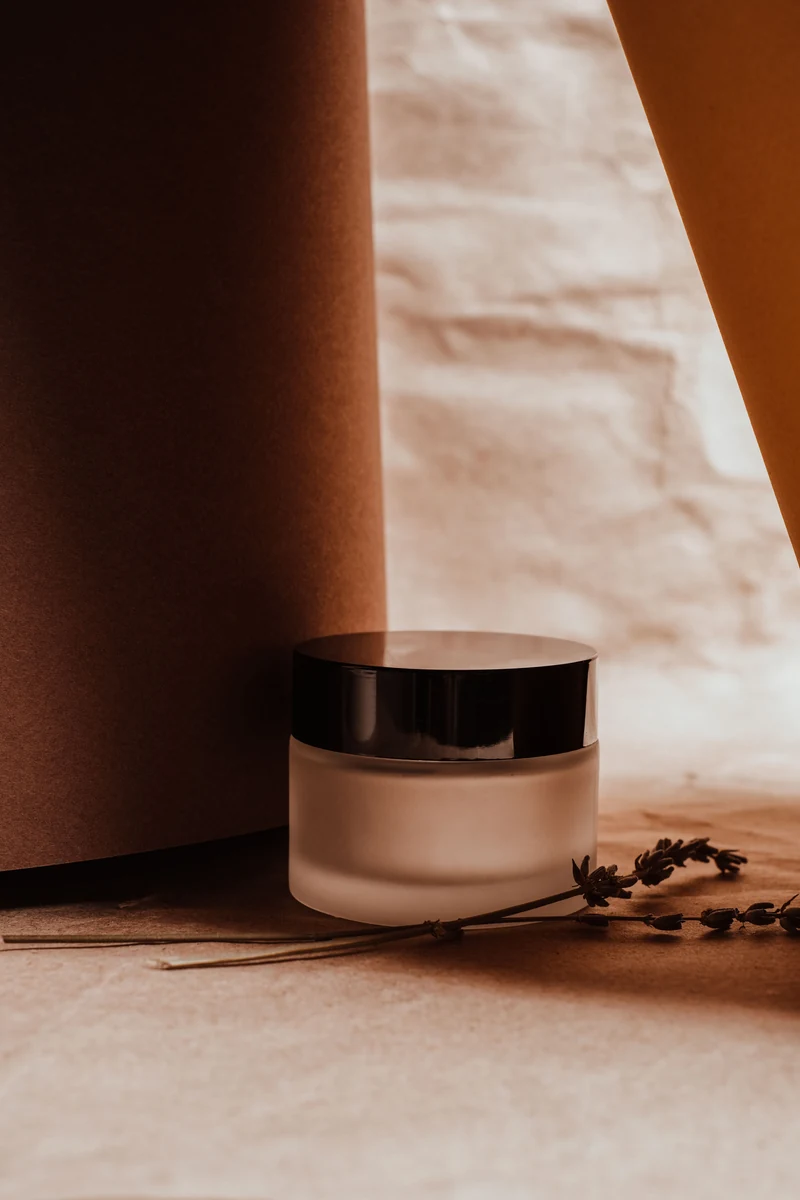Cosmetic cream jar packaging with matching lids